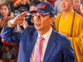 郭台銘是鴻海最大股東，為何辭去董事後公司沒董監持股不足問題？原來關鍵是金管會「這法條」